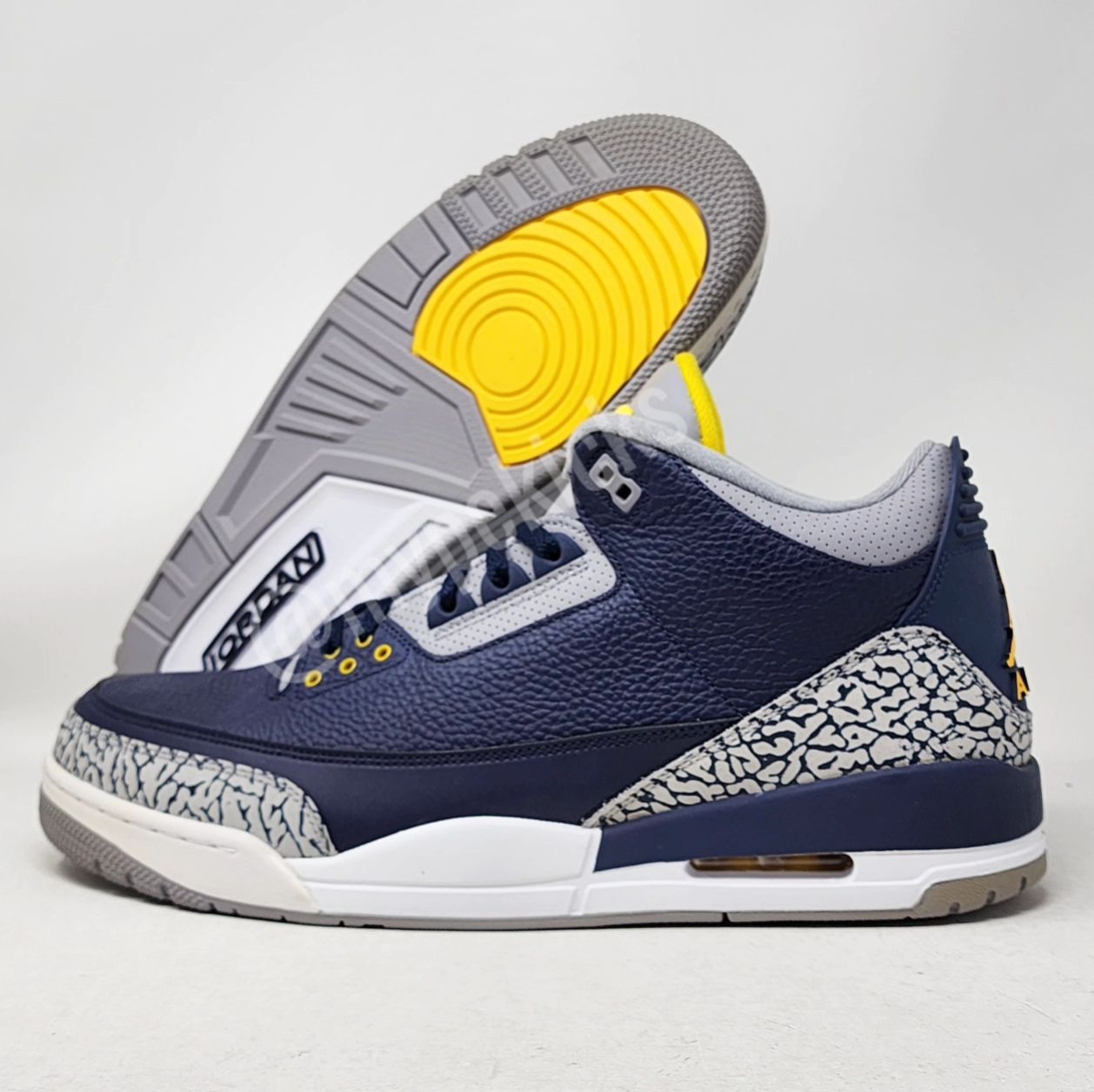 Air Jordan 03 Retro - Michigan Wolverines PE