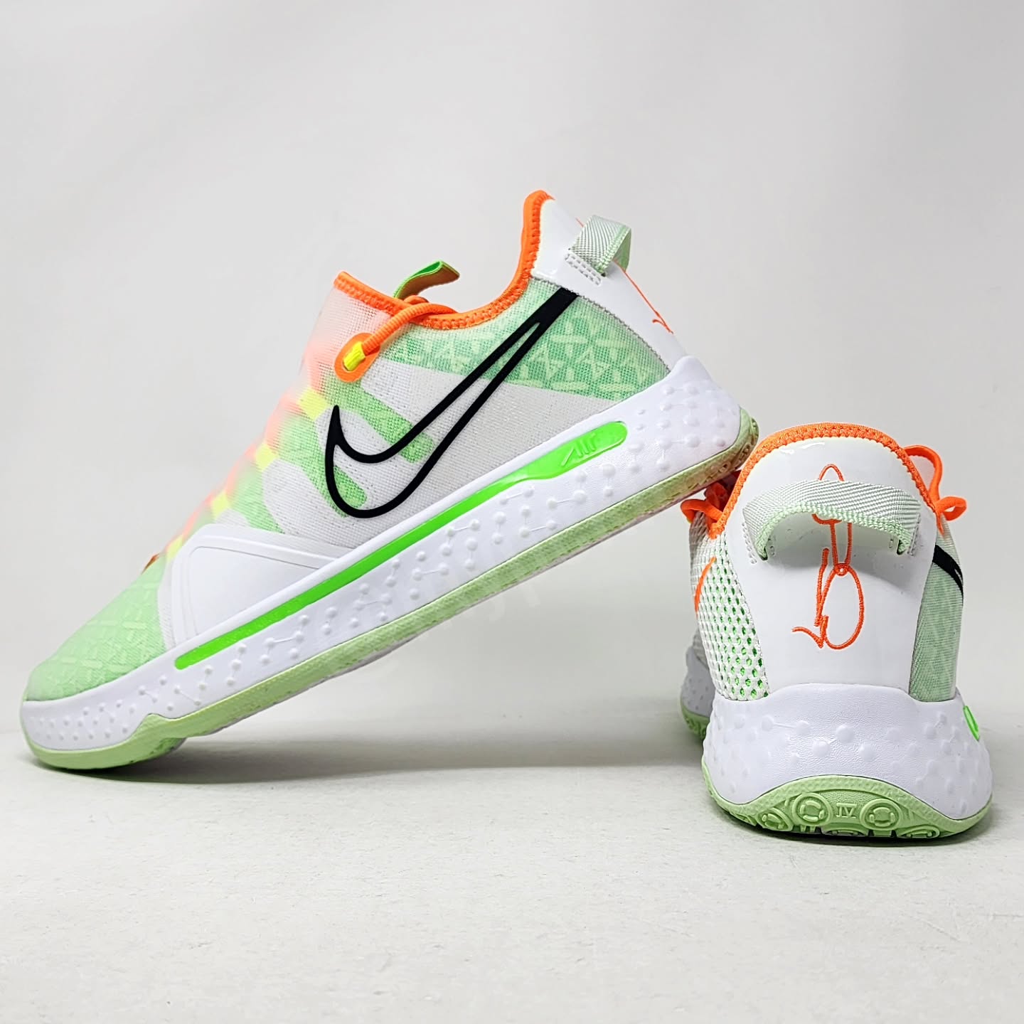 Nike PG 4 x Gatorade - Paul George "White Gx" PE