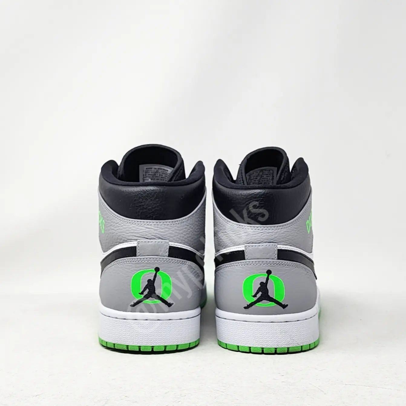 Air Jordan 01 Retro Mid - Oregon Ducks PE