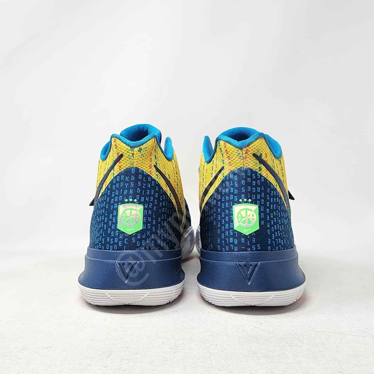 Nike Kyrie 5 - Skills Academy PE