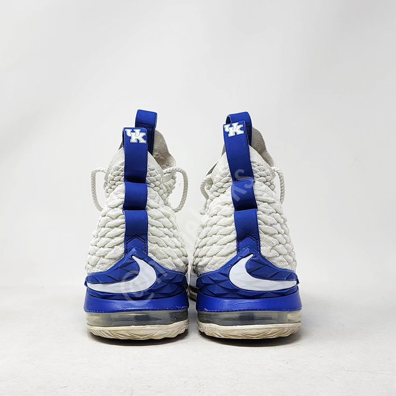 Nike LeBron 15 - Kentucky Wildcats PE