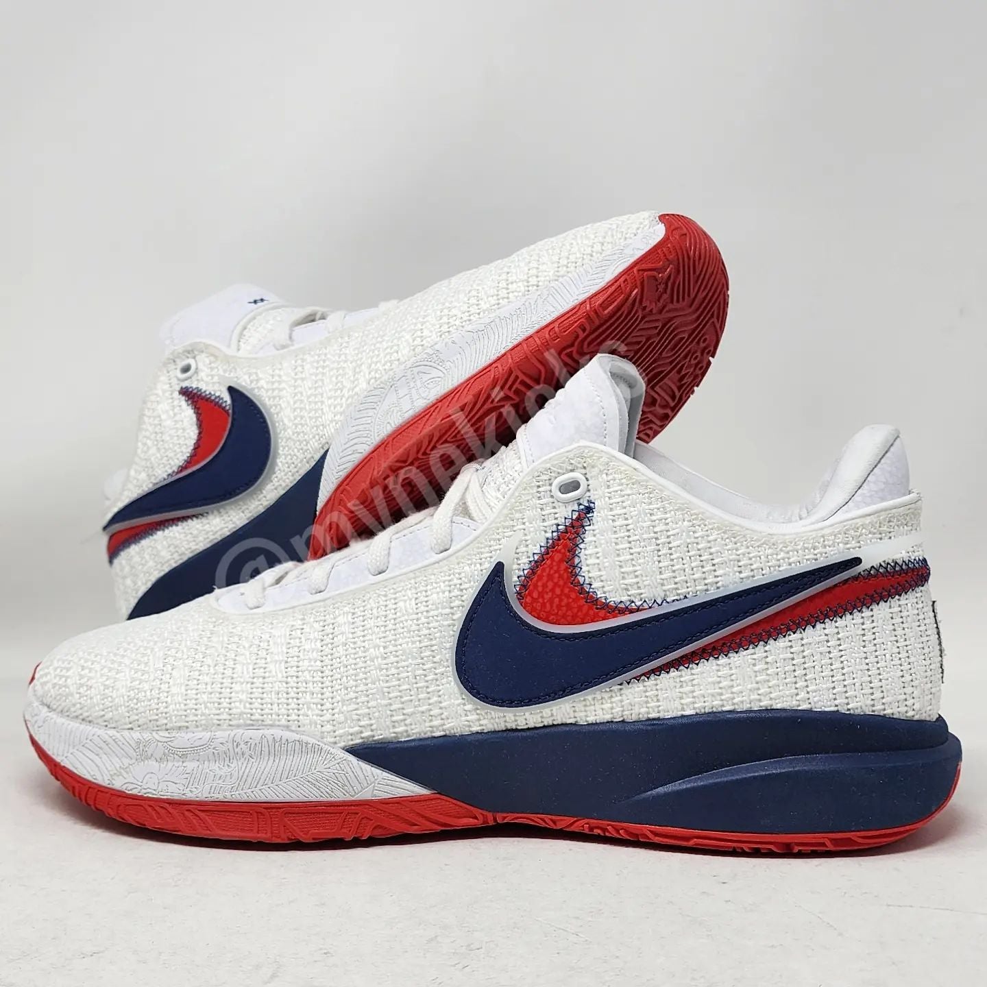 Nike LeBron 20 - Duquesne Dukes PE