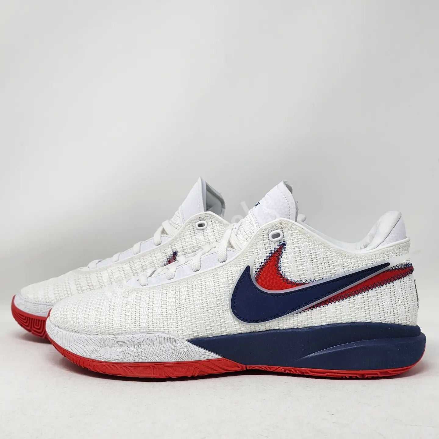 Nike LeBron 20 - Duquesne Dukes PE