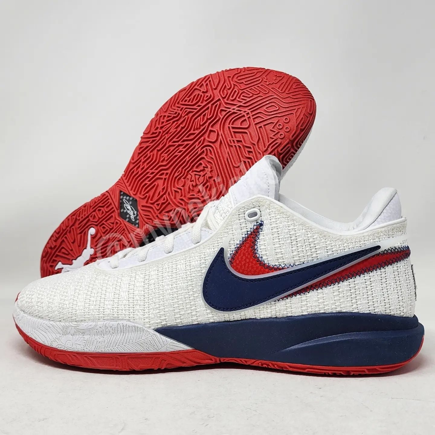 Nike LeBron 20 - Duquesne Dukes PE