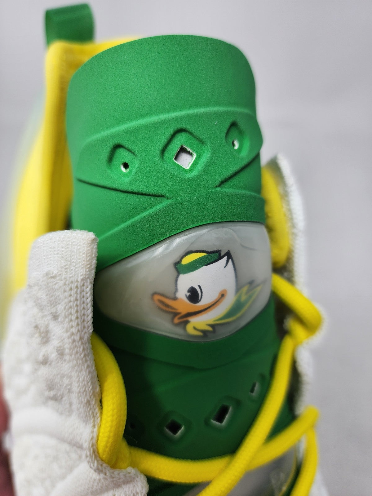 Nike LeBron 18 - Oregon Ducks PE