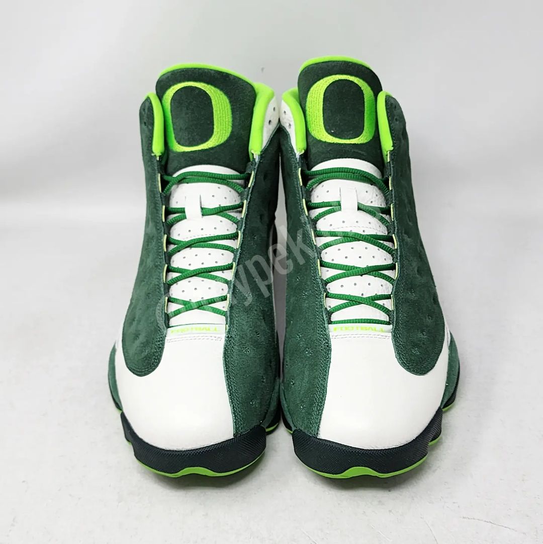 Air Jordan 13 Retro - Oregon Ducks PE