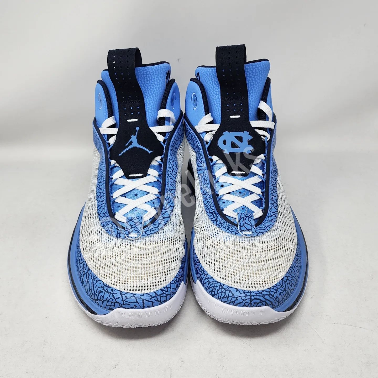 AJ 36 低帮 - 北卡大学队 PE