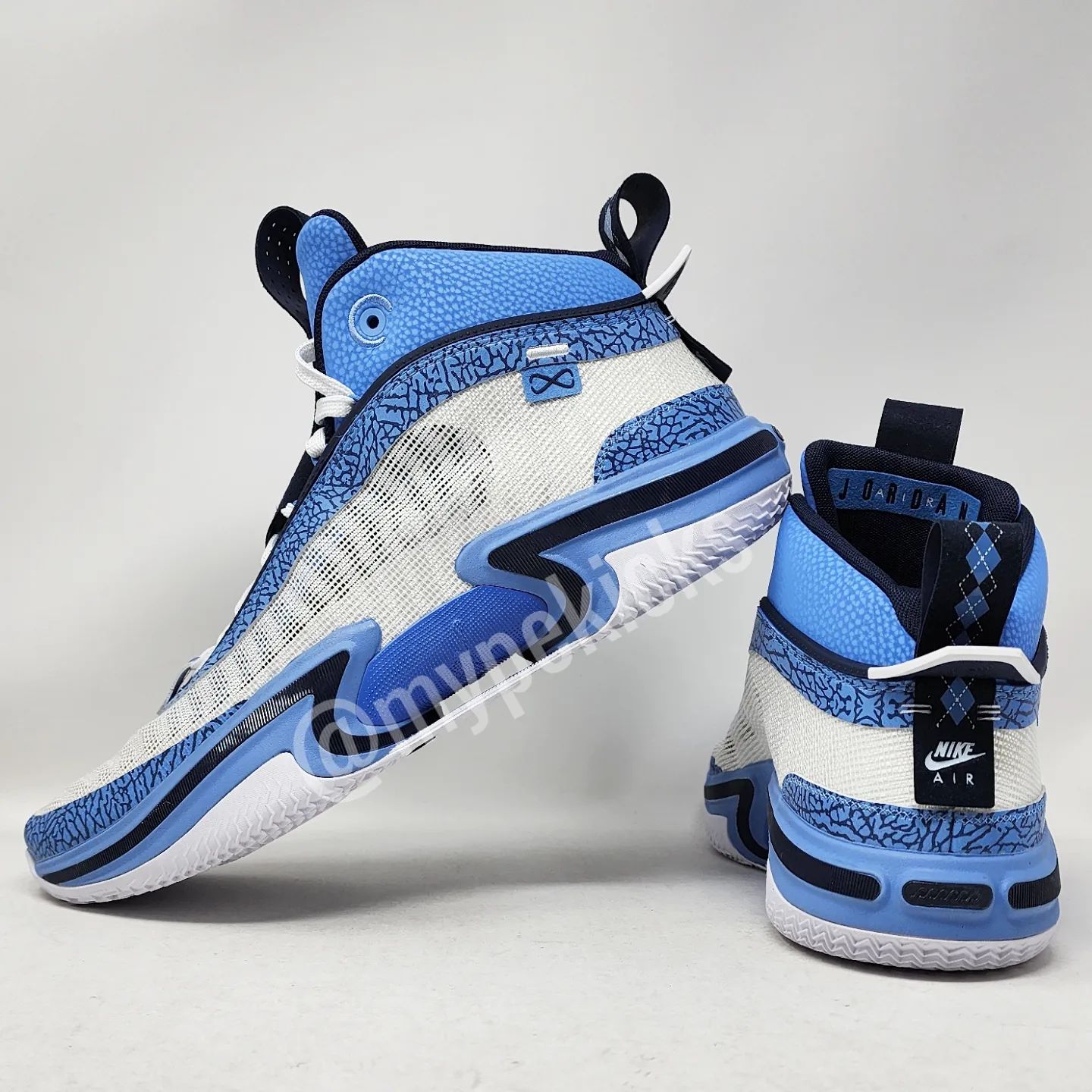 AJ 36 低帮 - 北卡大学队 PE