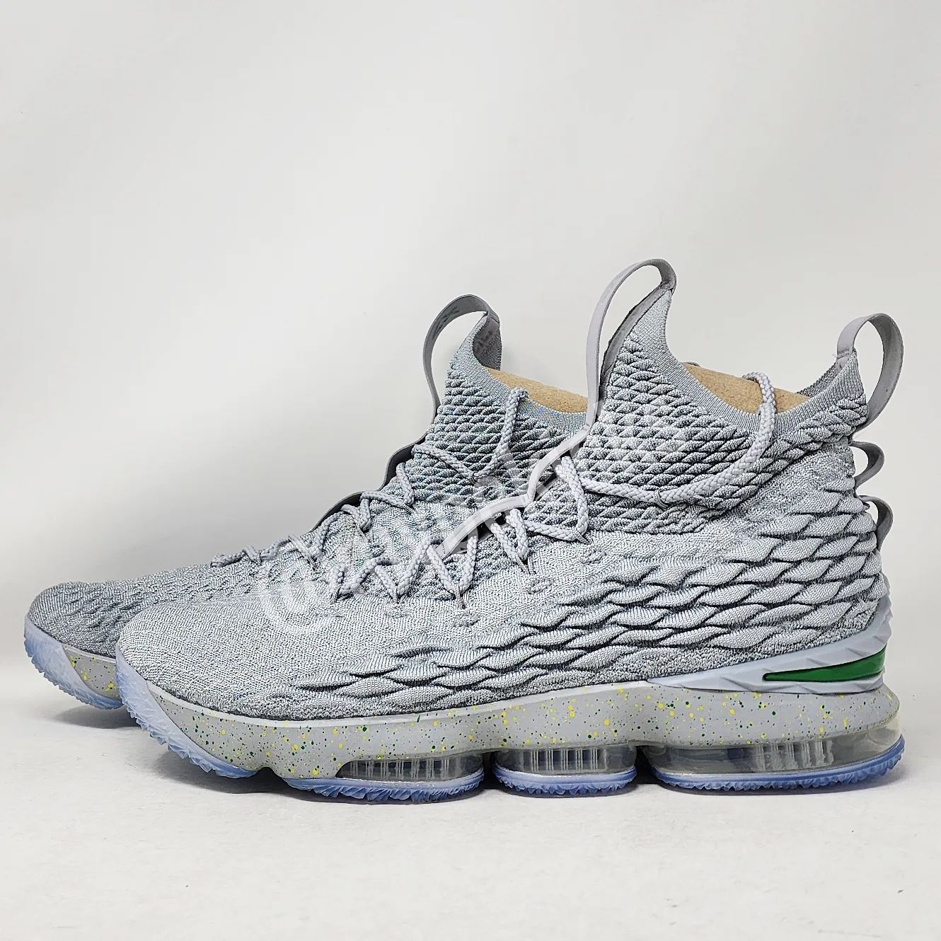 Nike LeBron 15 - Oregon Ducks PE