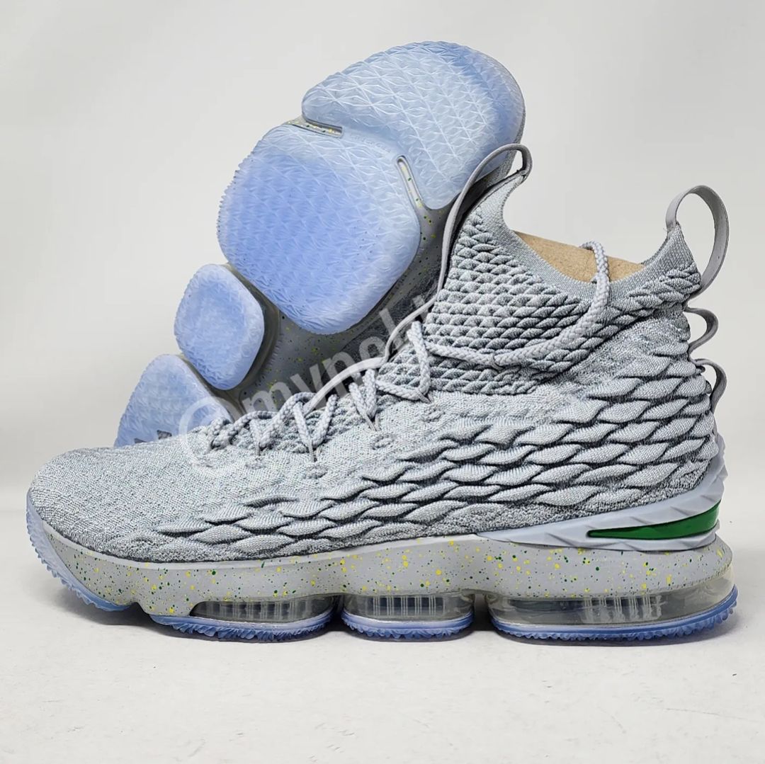 Nike LeBron 15 - Oregon Ducks PE