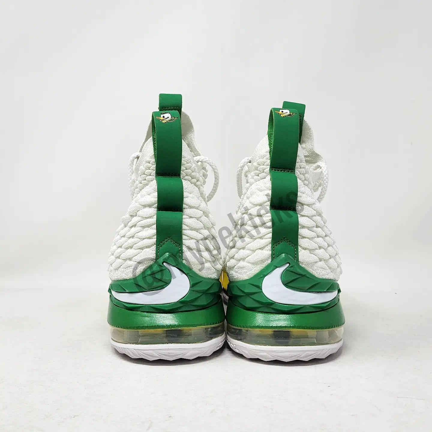 Nike LeBron 15 - Oregon Ducks PE