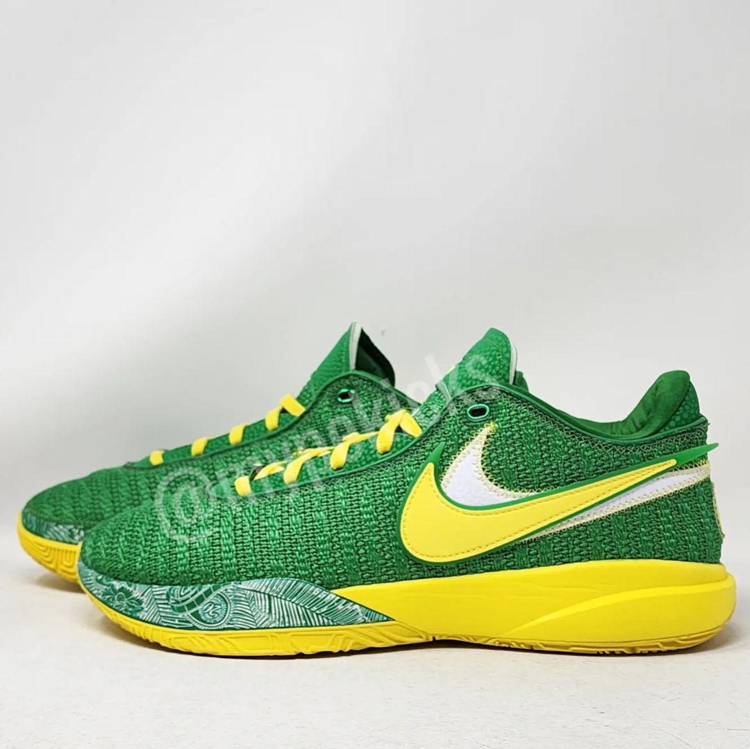 Nike LeBron 20 - Oregon Ducks PE