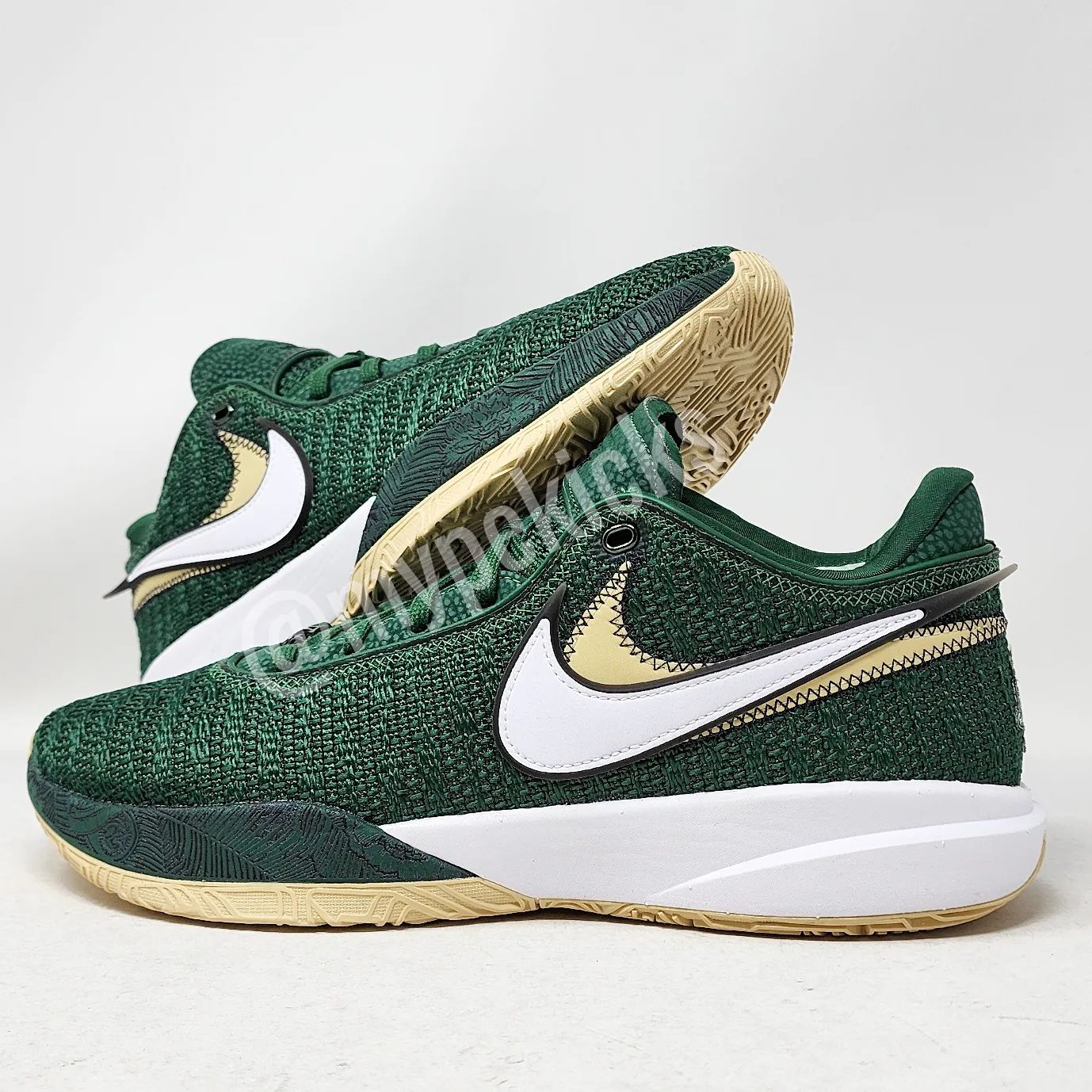 Nike LeBron 20 - SVSM HS Fighting Irish PE