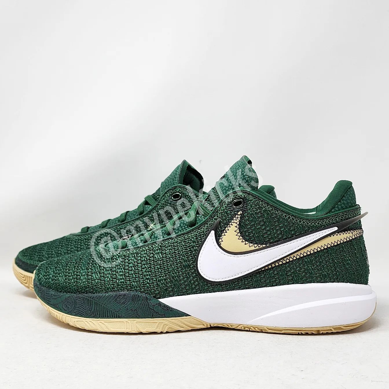 Nike LeBron 20 - SVSM HS Fighting Irish PE