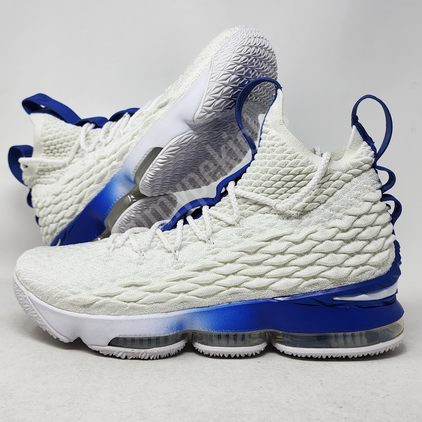 Nike LeBron 15 - Kentucky Wildcats PE