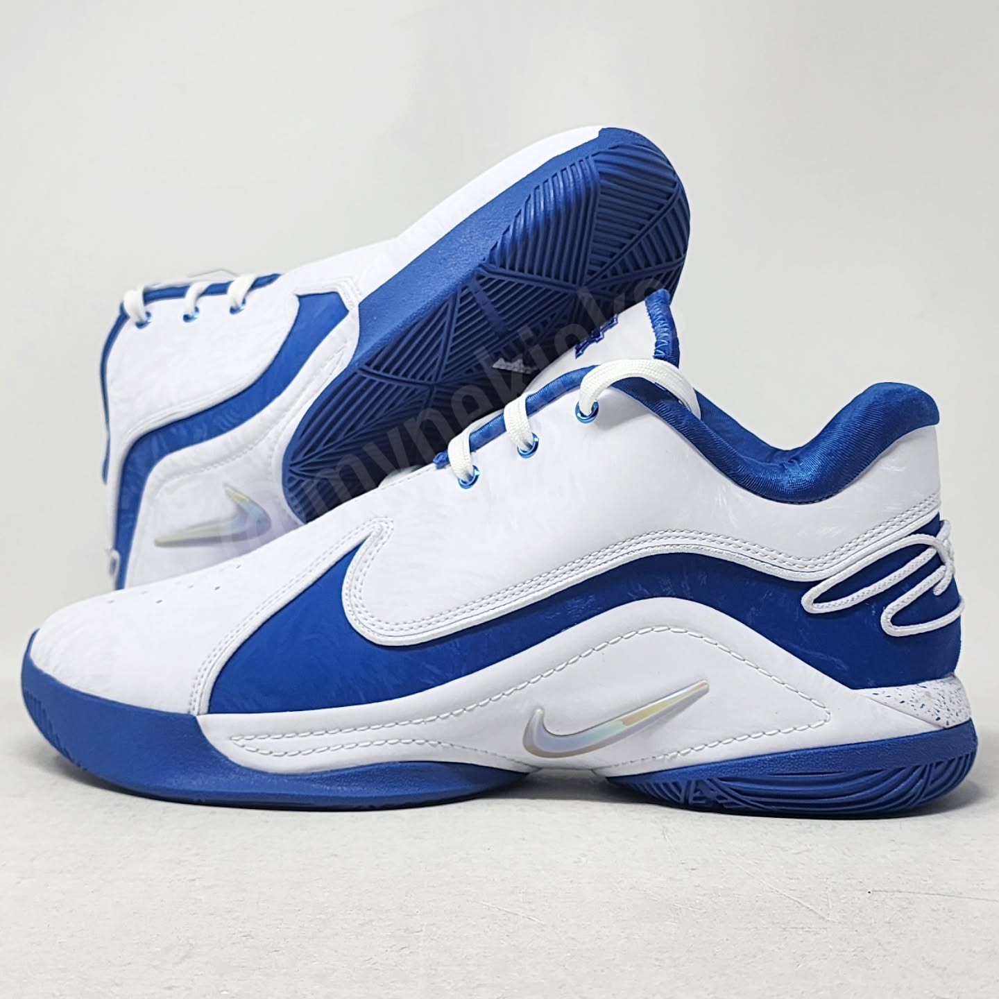 Nike LeBron 22 - Kentucky Wildcats PE