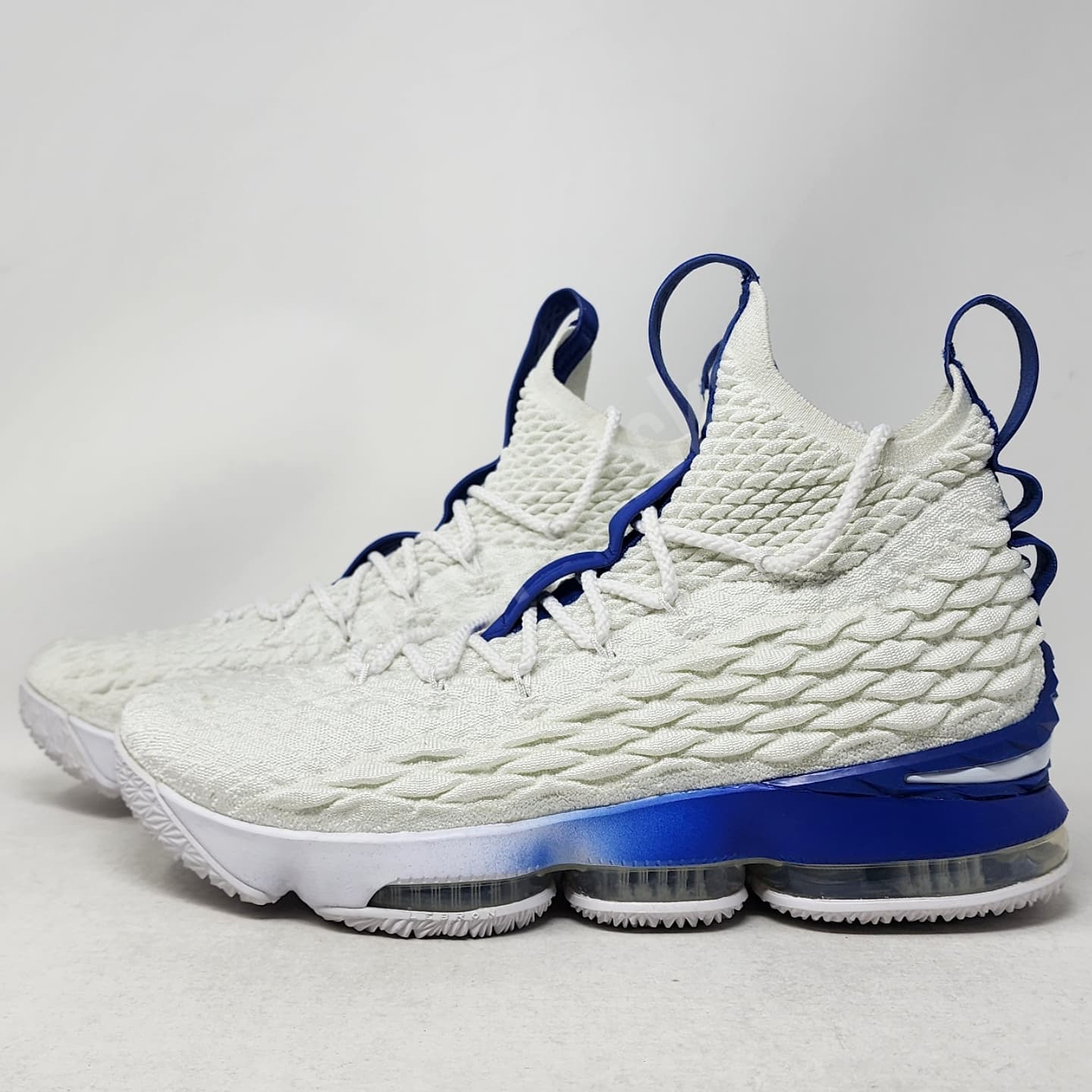 Nike LeBron 15 Kentucky Wildcats PE mypekicks