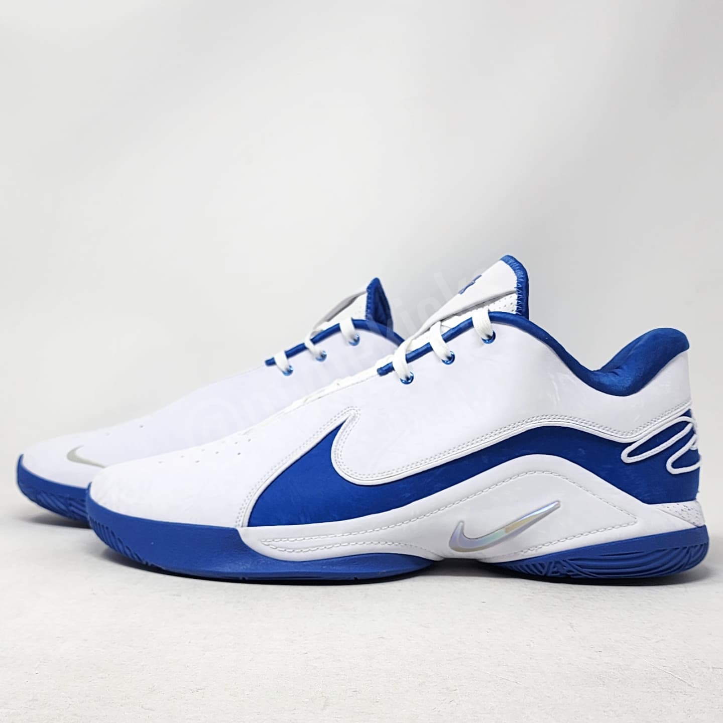 Nike LeBron 22 - Kentucky Wildcats PE