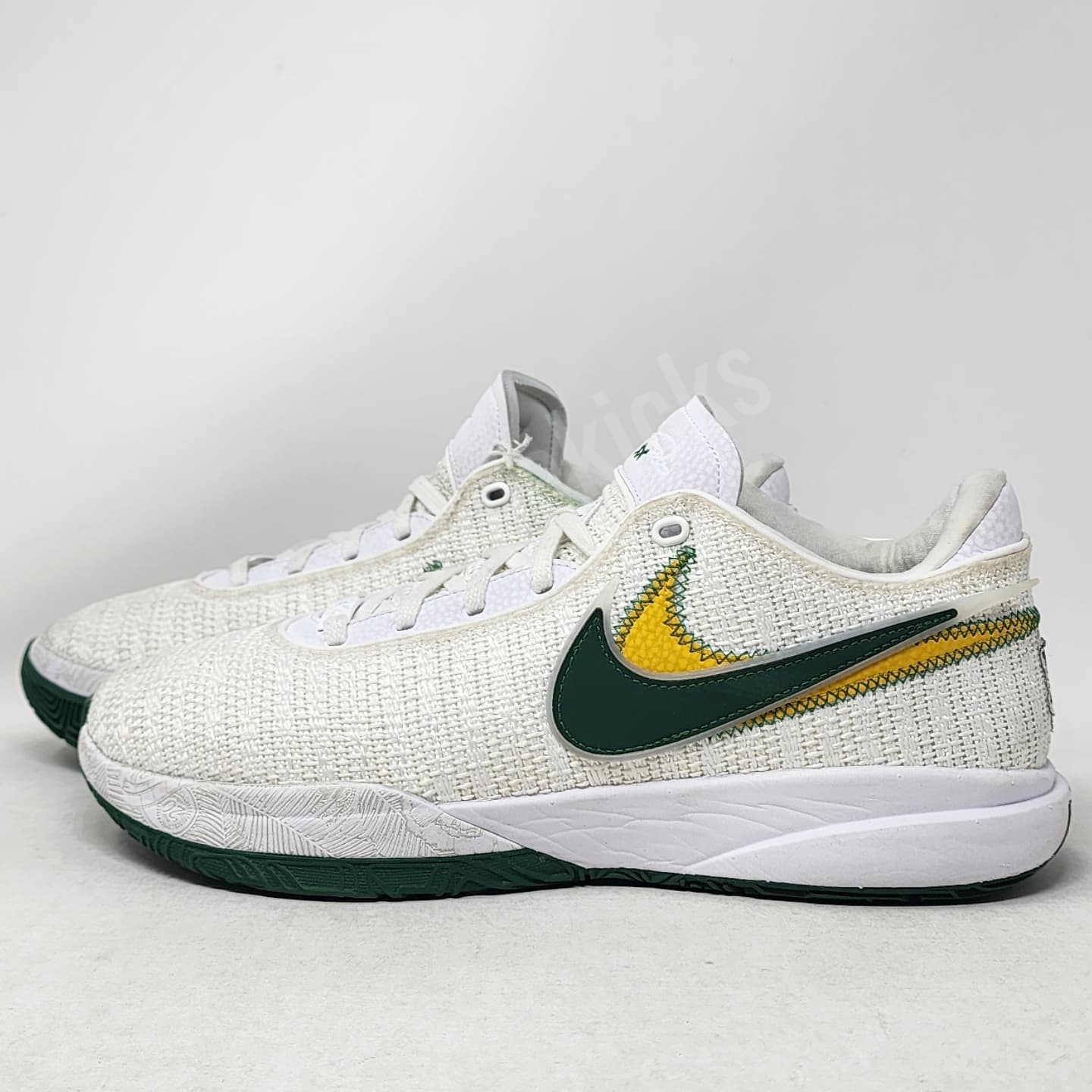 Nike LeBron 20 - Baylor Bears PE