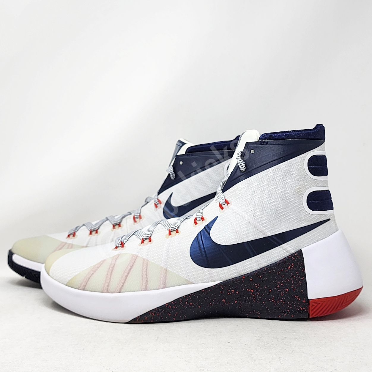 Basketball sneaker nike hyperdunk best sale