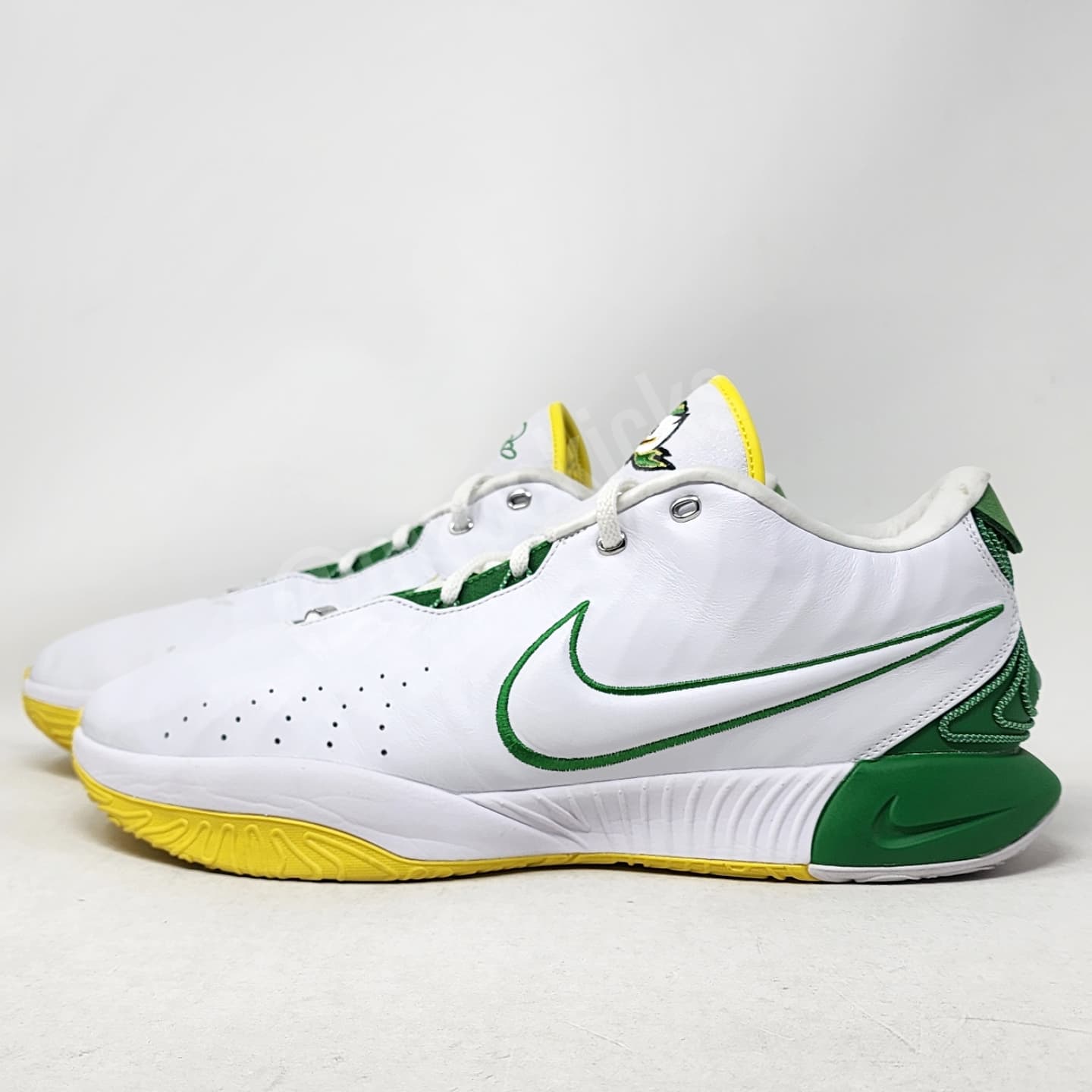 Nike LeBron 21 - Oregon Ducks PE