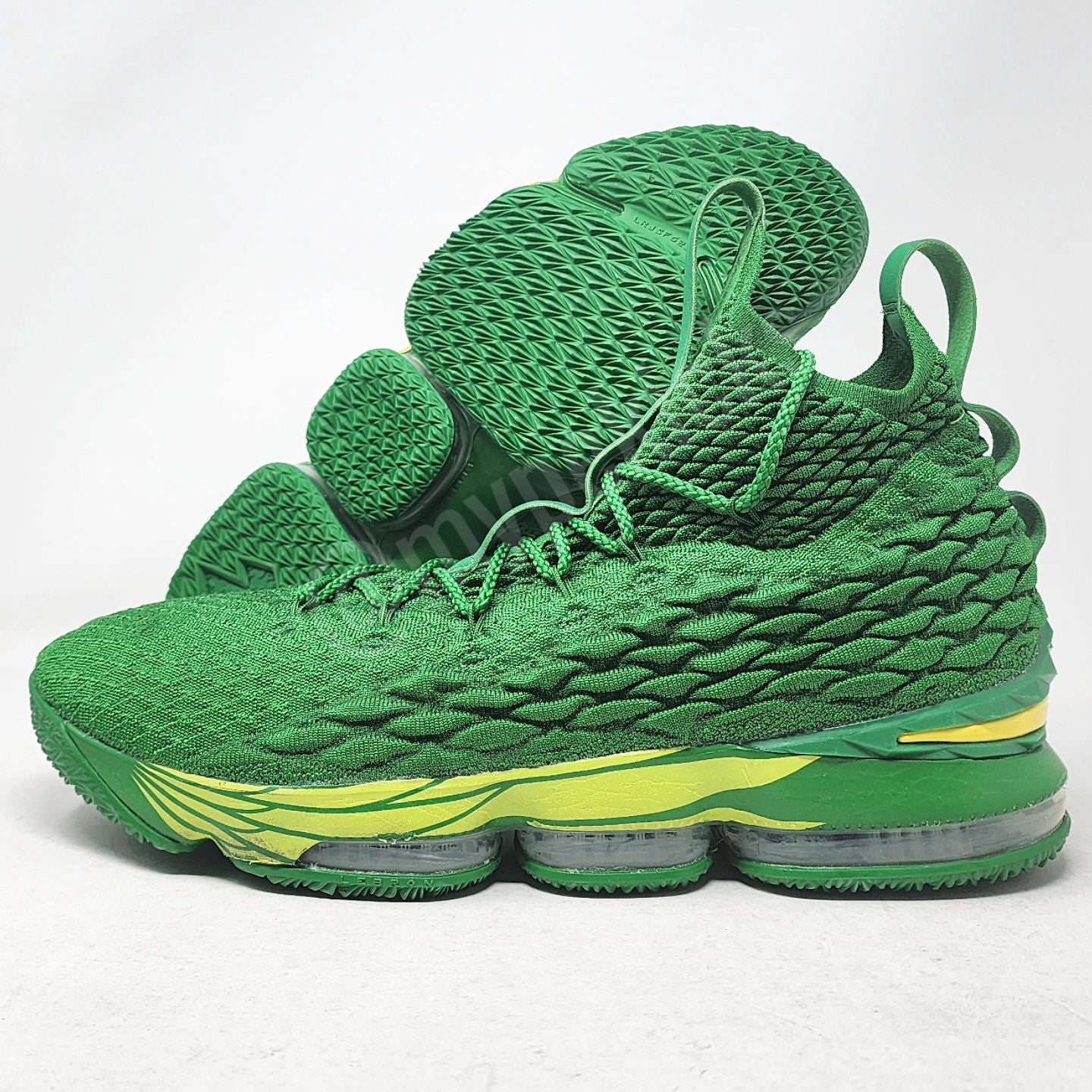 Nike LeBron 15 - Oregon Ducks PE