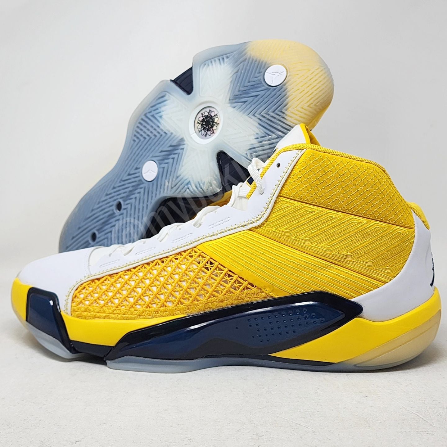 Air Jordan 38 - Michigan Wolverines PE