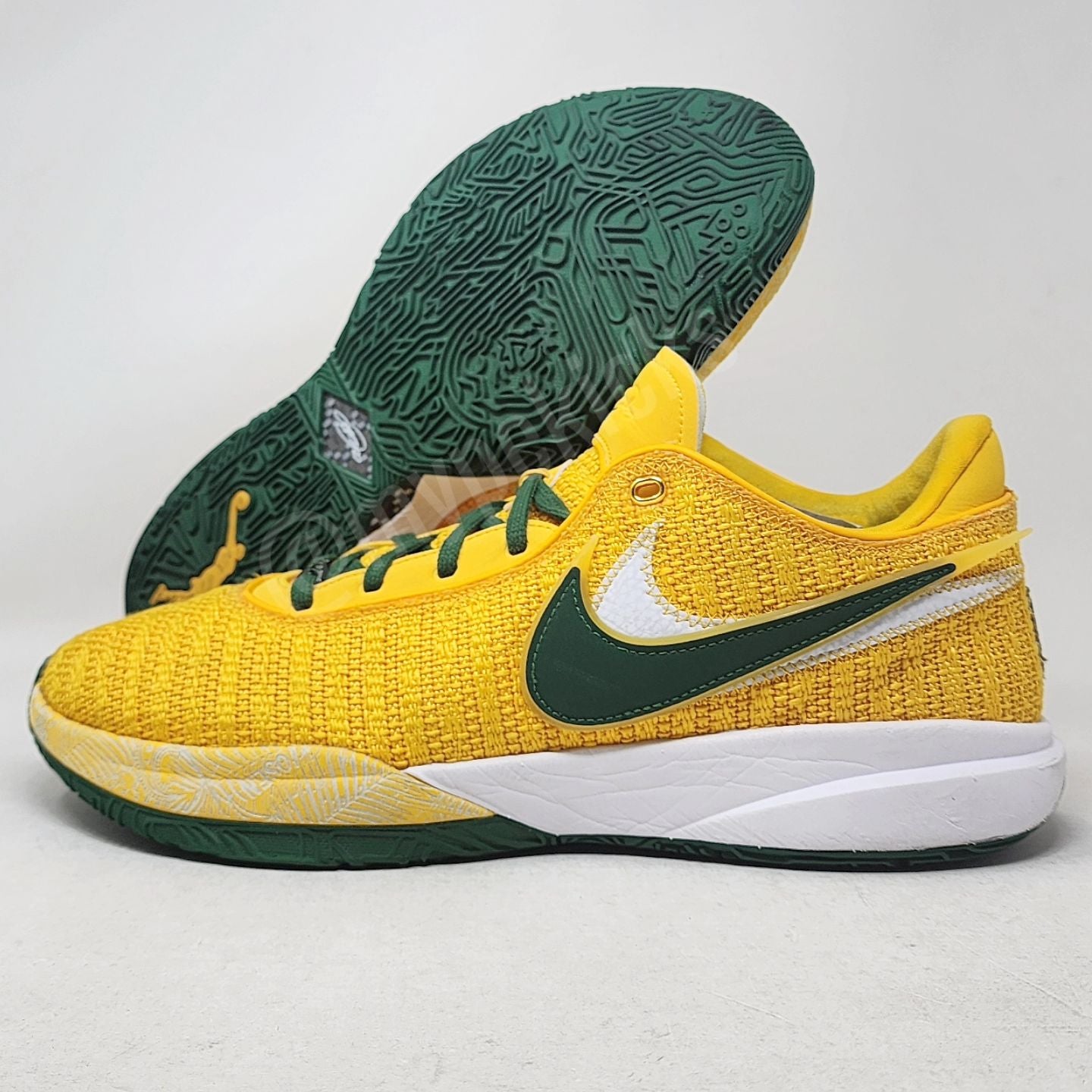 Nike LeBron 20 - Baylor Bears PE