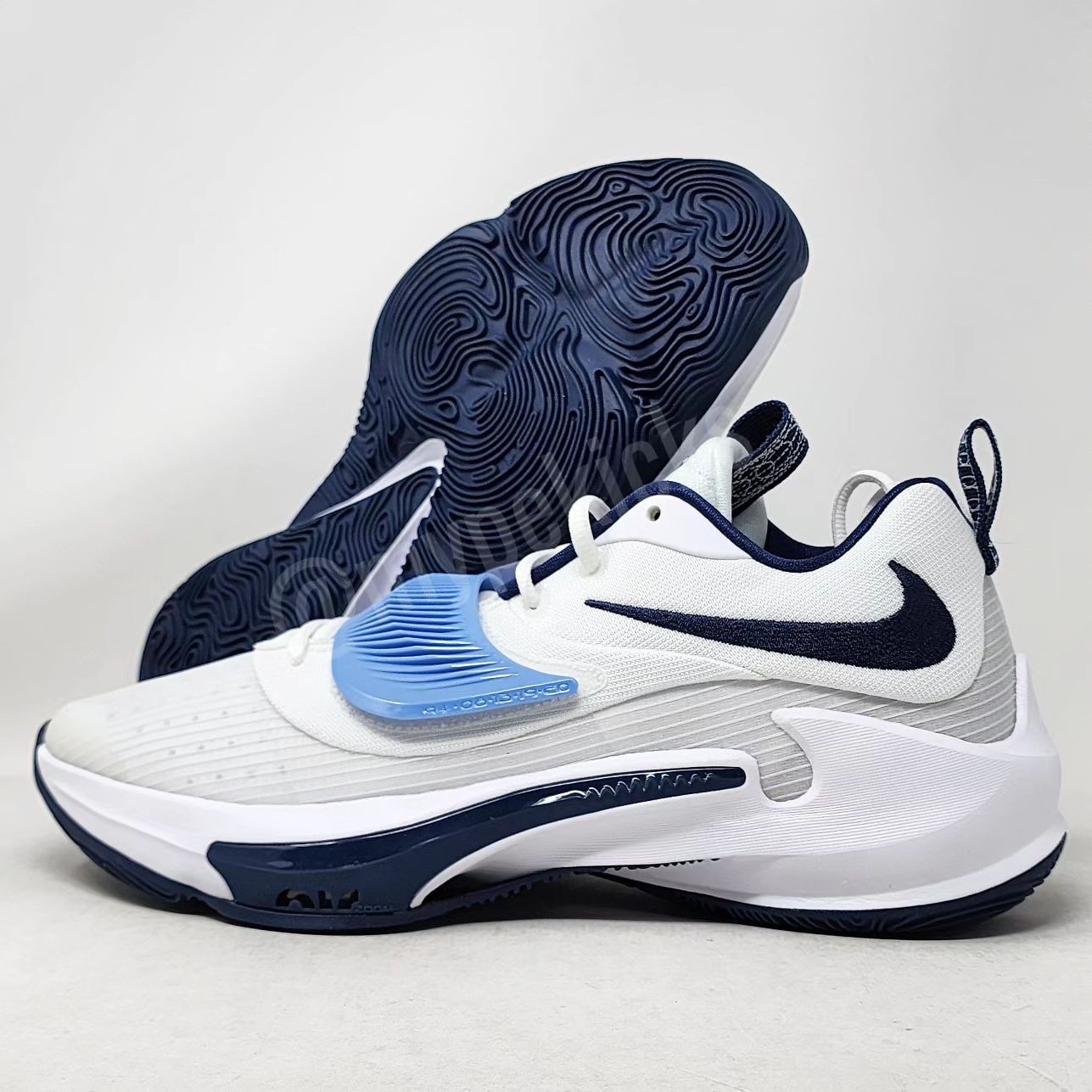 Nike Freak 3 - Villanova Wildcats PE