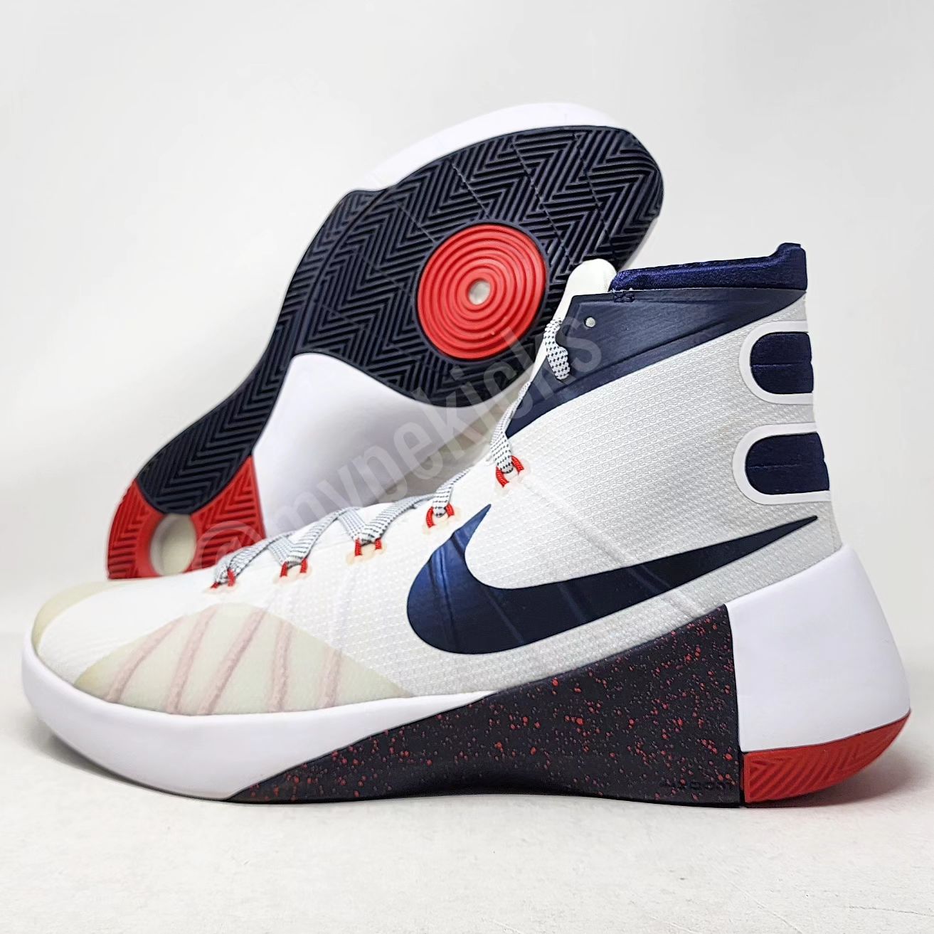 Basketball sneaker nike hyperdunk best sale