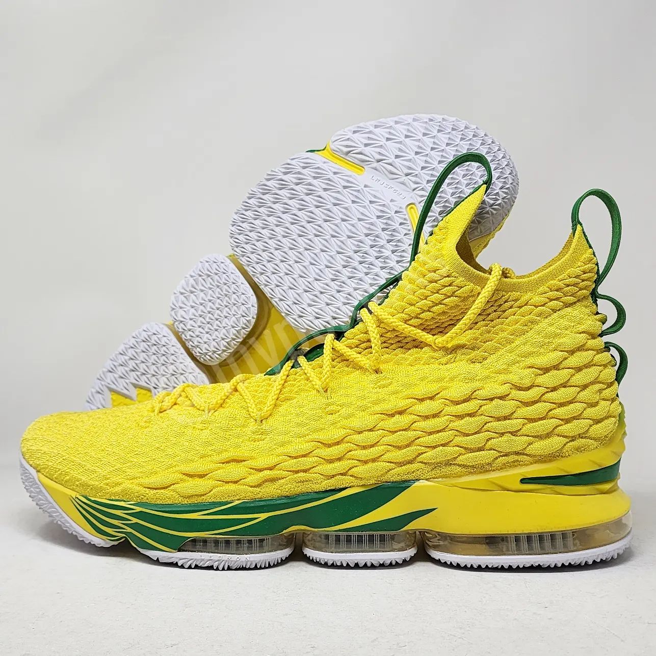 Nike LeBron 15 Oregon Player Exclusive mypekicks