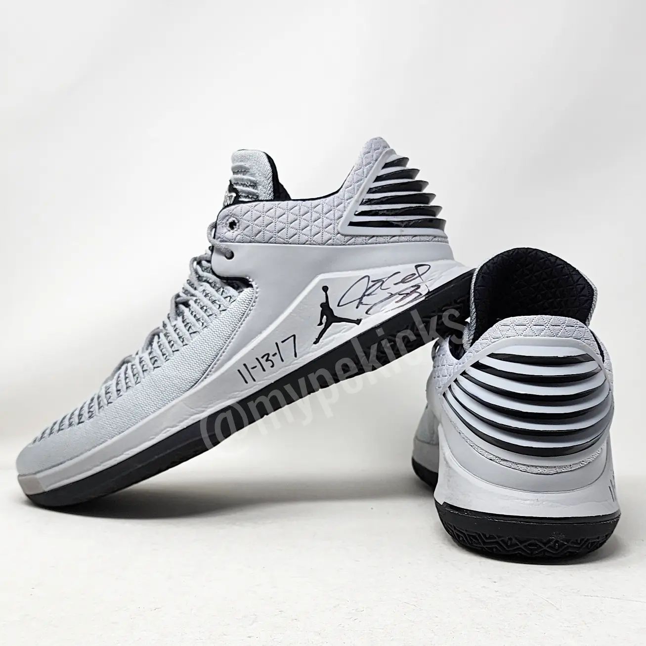 Jordan 32 low black hotsell