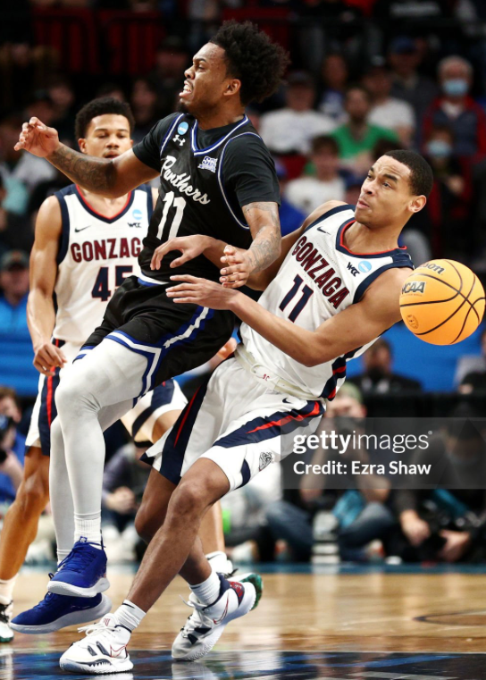 Nike Kyrie 7 ID - Gonzaga Bulldogs PE